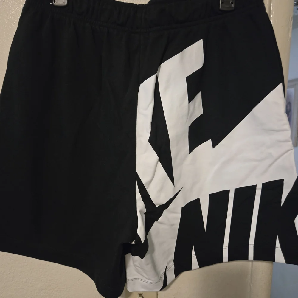 Nike Black & White Air Logo Men's Shorts - Picture 7 of 9